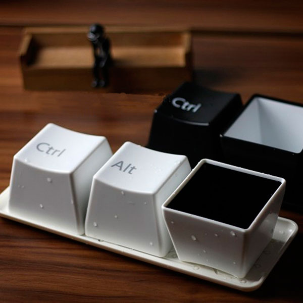 Пиалы в форме кнопок от клавиатуры
