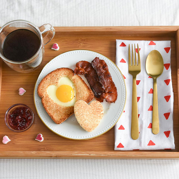 Романтический завтрак в постели